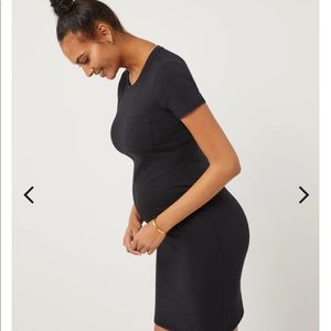 A Pea in the Pod Pocket T-Shirt Maternity Dress